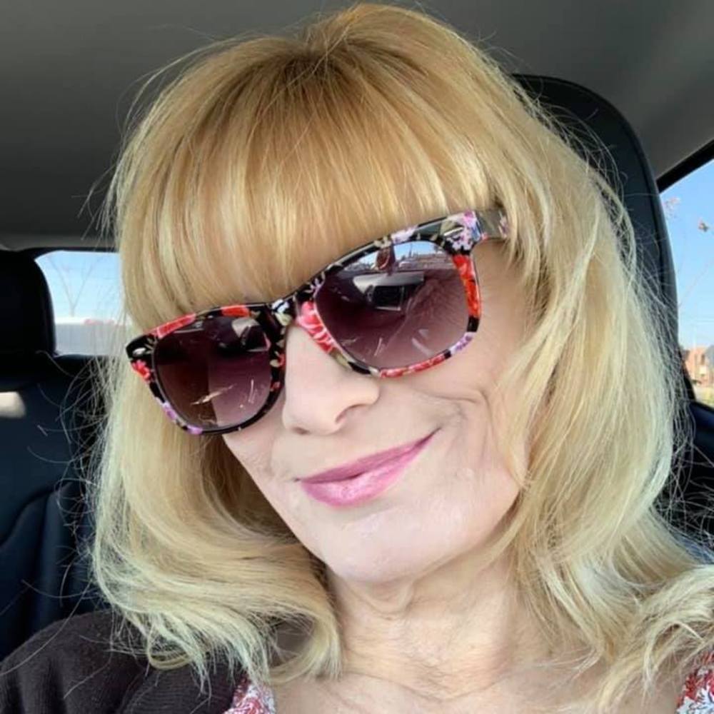 Meet your Posher, Nina